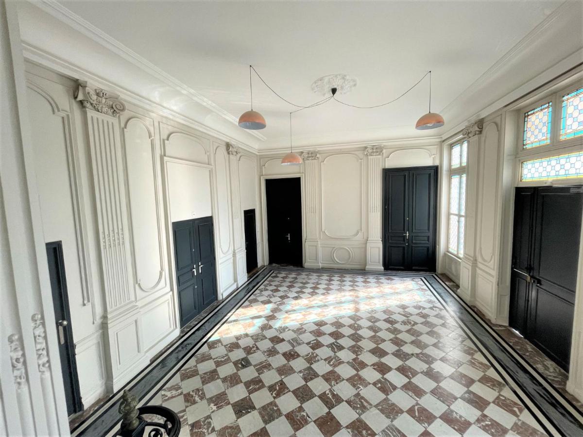 Aux Clefs Des Sacres: Historic Hotel in Reims City Center Exterior photo