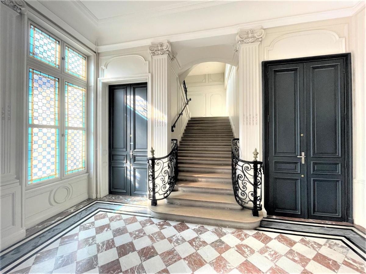 Aux Clefs Des Sacres: Historic Hotel in Reims City Center Exterior photo