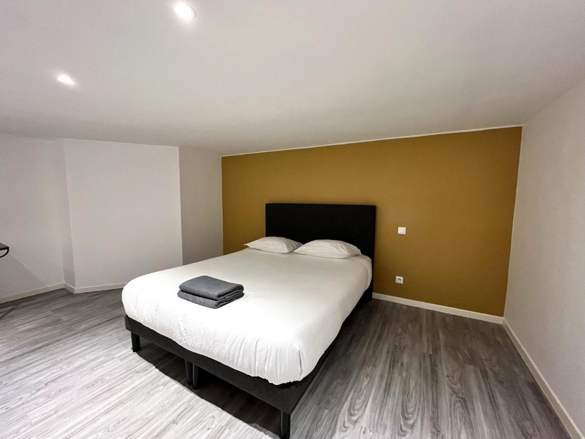 Aux Clefs Des Sacres: Historic Hotel in Reims City Center Exterior photo